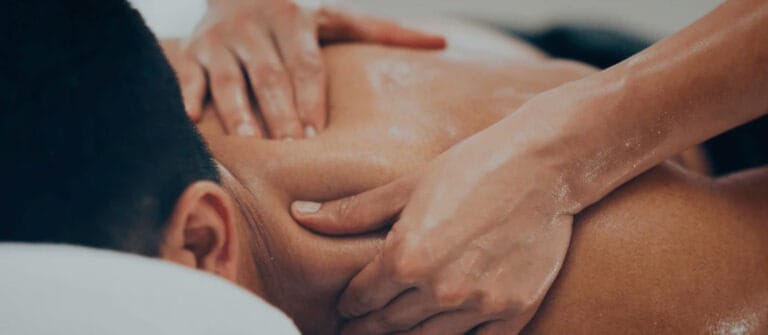 Klassisk Massage, Gravidmassage och Avslappningsmassage. Vi har flera olika behandlingar på Studio Frid i Malmö.