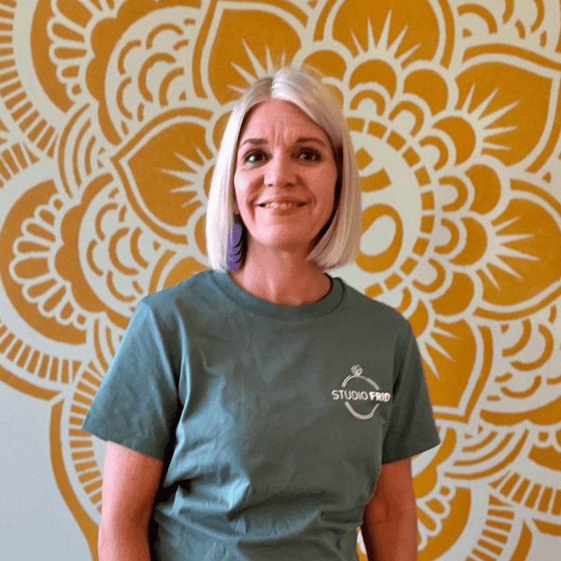 Magdalena Lundberg massör och yogalärare på Studio Frid